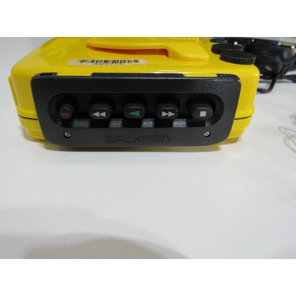 Sony Walkman WM-SXF32 Yellow Gray Portable AM/FM Cassette Player & Headphones